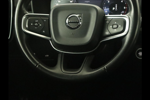 Volvo XC40 2.0 D3 Momentum | Trekhaak | Stoelverwarming | Harman/Kardon | Camera | Navigatie | Full LED | Getint glas | Parkeerhulp