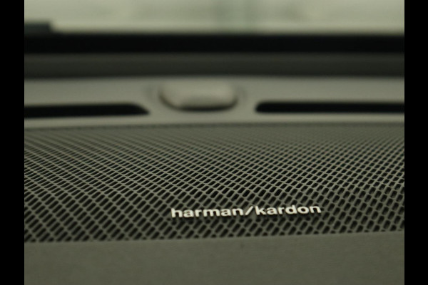 Volvo XC40 2.0 D3 Momentum | Trekhaak | Stoelverwarming | Harman/Kardon | Camera | Navigatie | Full LED | Getint glas | Parkeerhulp