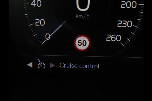 Volvo XC40 2.0 D3 Momentum | Trekhaak | Stoelverwarming | Harman/Kardon | Camera | Navigatie | Full LED | Getint glas | Parkeerhulp