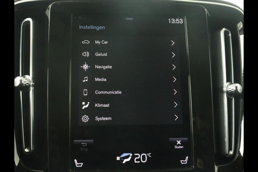 Volvo XC40 2.0 D3 Momentum | Trekhaak | Stoelverwarming | Harman/Kardon | Camera | Navigatie | Full LED | Getint glas | Parkeerhulp