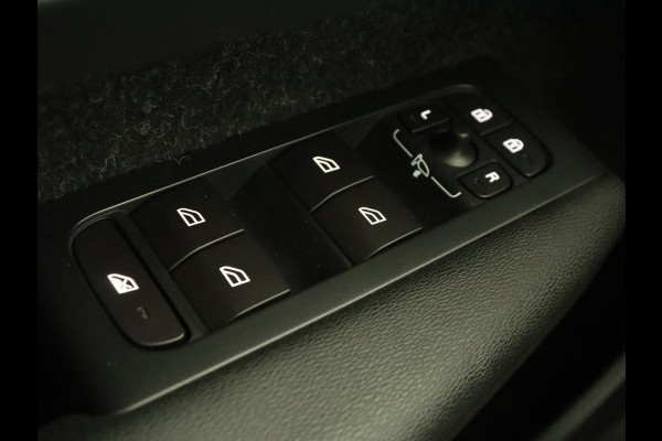 Volvo XC40 2.0 D3 Momentum | Trekhaak | Stoelverwarming | Harman/Kardon | Camera | Navigatie | Full LED | Getint glas | Parkeerhulp