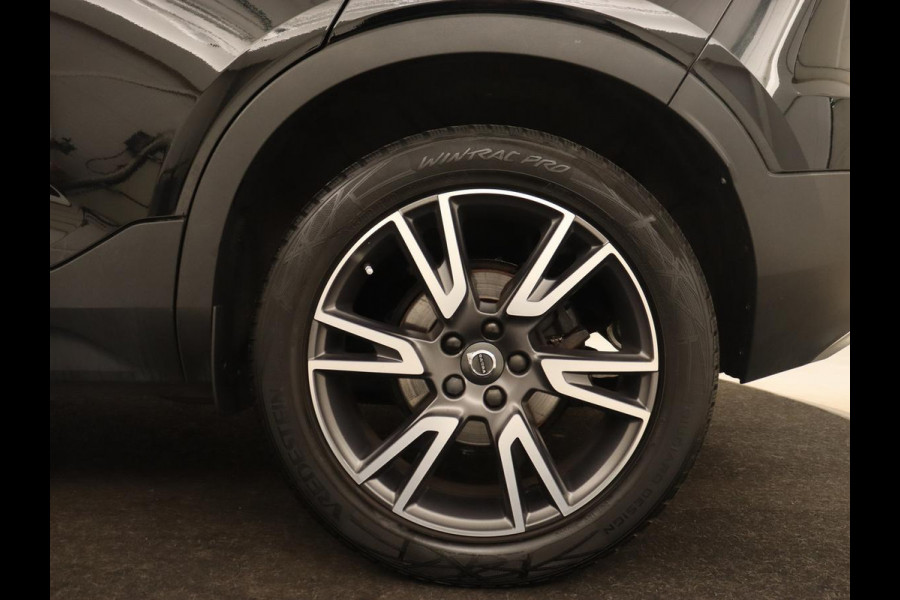 Volvo XC40 2.0 D3 Momentum | Trekhaak | Stoelverwarming | Harman/Kardon | Camera | Navigatie | Full LED | Getint glas | Parkeerhulp