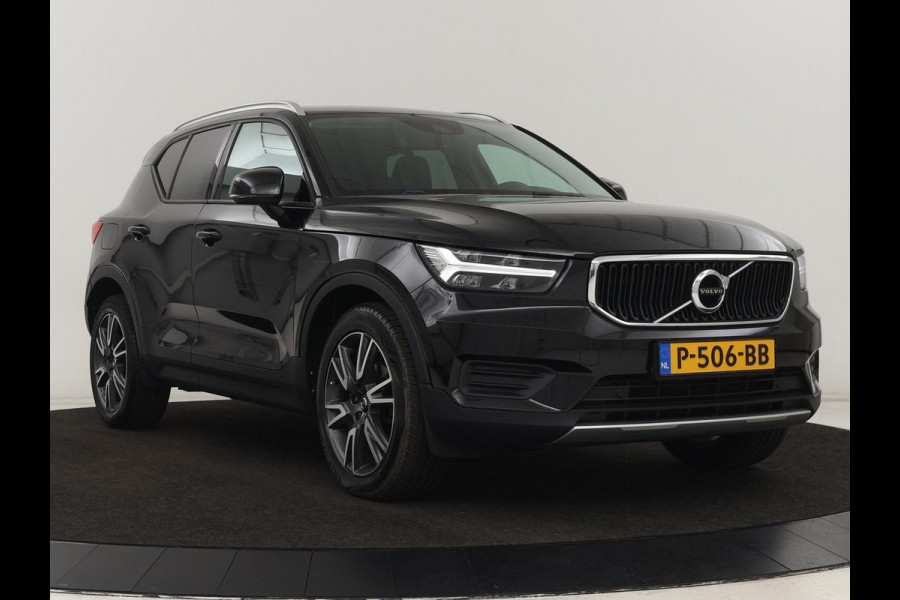 Volvo XC40 2.0 D3 Momentum | Trekhaak | Stoelverwarming | Harman/Kardon | Camera | Navigatie | Full LED | Getint glas | Parkeerhulp