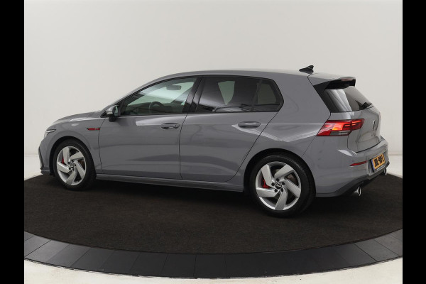 Volkswagen Golf 2.0 TSI GTI | Carplay | Sfeerverlichting | LED Plus | Sportstoelen | Parkeerhulp | Cruise control | Digital Cockpit | Climate control Volkswagen Golf 2.0 TSI GTI | Carplay | Sfeerverlichting | LED Plus | Sportstoelen | Parkeerhulp | Cruise control | Digital Cockpit | Climate control