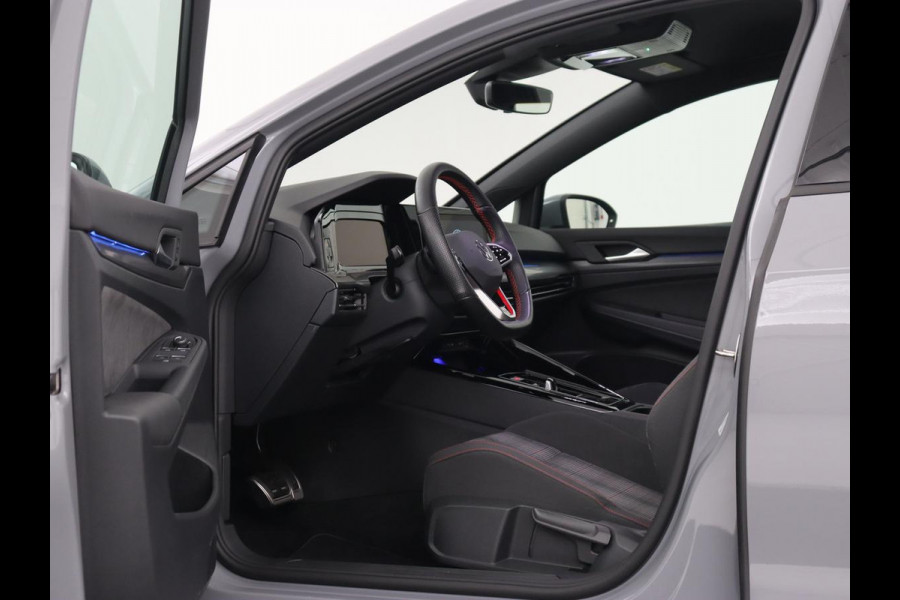 Volkswagen Golf 2.0 TSI GTI | Carplay | Sfeerverlichting | LED Plus | Sportstoelen | Parkeerhulp | Cruise control | Digital Cockpit | Climate control Volkswagen Golf 2.0 TSI GTI | Carplay | Sfeerverlichting | LED Plus | Sportstoelen | Parkeerhulp | Cruise control | Digital Cockpit | Climate control