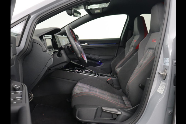 Volkswagen Golf 2.0 TSI GTI | Carplay | Sfeerverlichting | LED Plus | Sportstoelen | Parkeerhulp | Cruise control | Digital Cockpit | Climate control Volkswagen Golf 2.0 TSI GTI | Carplay | Sfeerverlichting | LED Plus | Sportstoelen | Parkeerhulp | Cruise control | Digital Cockpit | Climate control
