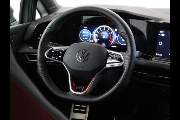 Volkswagen Golf 2.0 TSI GTI | Carplay | Sfeerverlichting | LED Plus | Sportstoelen | Parkeerhulp | Cruise control | Digital Cockpit | Climate control Volkswagen Golf 2.0 TSI GTI | Carplay | Sfeerverlichting | LED Plus | Sportstoelen | Parkeerhulp | Cruise control | Digital Cockpit | Climate control