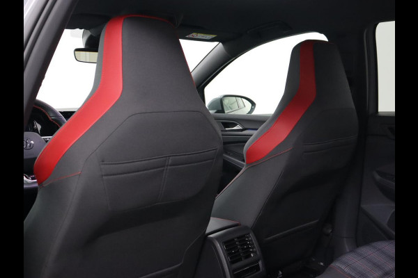 Volkswagen Golf 2.0 TSI GTI | Carplay | Sfeerverlichting | LED Plus | Sportstoelen | Parkeerhulp | Cruise control | Digital Cockpit | Climate control Volkswagen Golf 2.0 TSI GTI | Carplay | Sfeerverlichting | LED Plus | Sportstoelen | Parkeerhulp | Cruise control | Digital Cockpit | Climate control