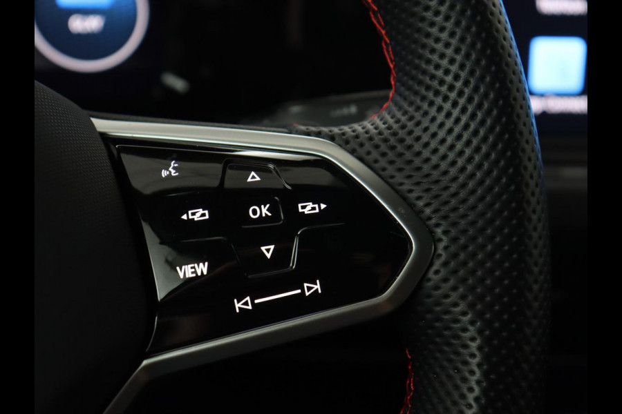 Volkswagen Golf 2.0 TSI GTI | Carplay | Sfeerverlichting | LED Plus | Sportstoelen | Parkeerhulp | Cruise control | Digital Cockpit | Climate control Volkswagen Golf 2.0 TSI GTI | Carplay | Sfeerverlichting | LED Plus | Sportstoelen | Parkeerhulp | Cruise control | Digital Cockpit | Climate control