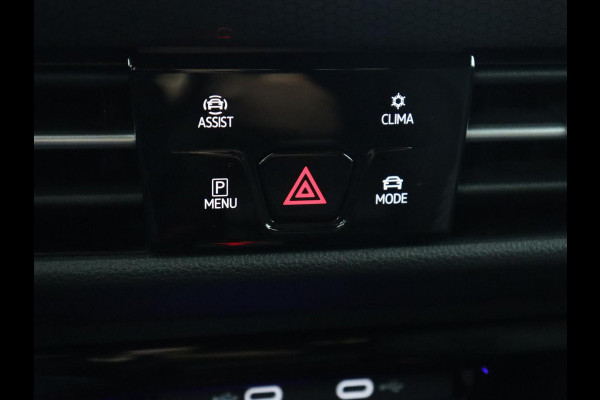 Volkswagen Golf 2.0 TSI GTI | Carplay | Sfeerverlichting | LED Plus | Sportstoelen | Parkeerhulp | Cruise control | Digital Cockpit | Climate control Volkswagen Golf 2.0 TSI GTI | Carplay | Sfeerverlichting | LED Plus | Sportstoelen | Parkeerhulp | Cruise control | Digital Cockpit | Climate control