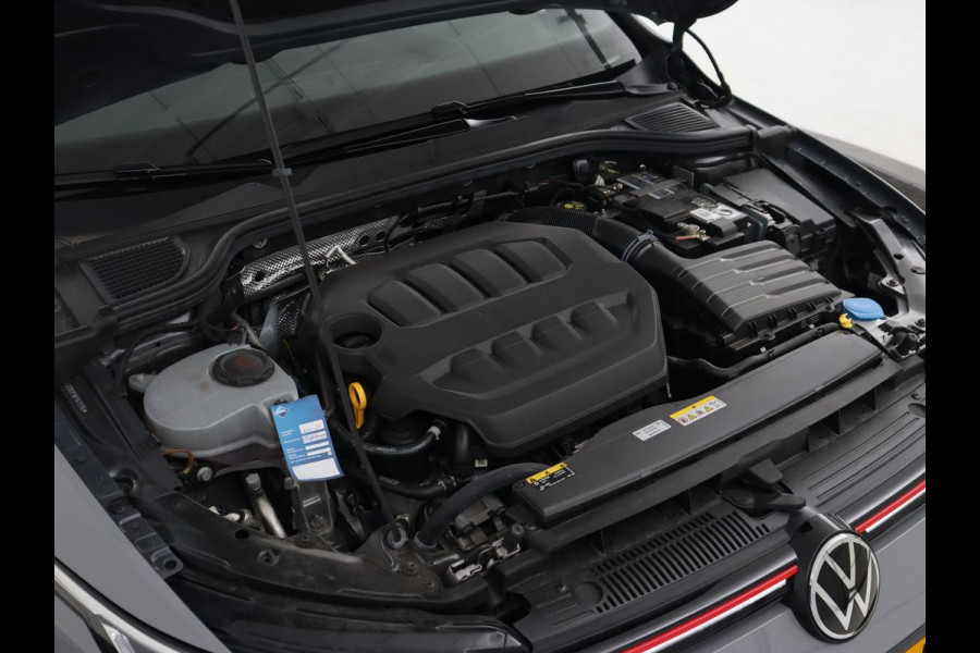 Volkswagen Golf 2.0 TSI GTI | Carplay | Sfeerverlichting | LED Plus | Sportstoelen | Parkeerhulp | Cruise control | Digital Cockpit | Climate control Volkswagen Golf 2.0 TSI GTI | Carplay | Sfeerverlichting | LED Plus | Sportstoelen | Parkeerhulp | Cruise control | Digital Cockpit | Climate control