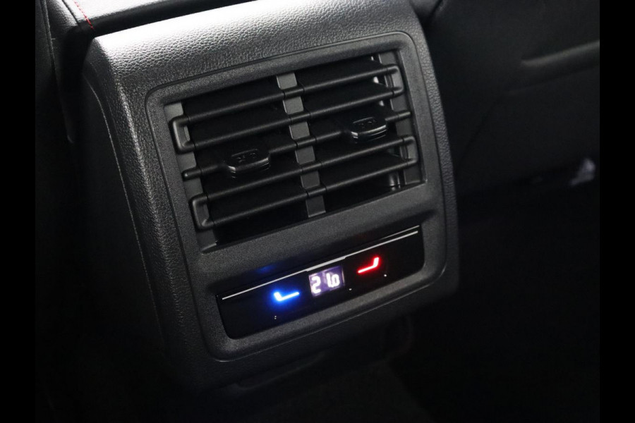 Volkswagen Golf 2.0 TSI GTI | Carplay | Sfeerverlichting | LED Plus | Sportstoelen | Parkeerhulp | Cruise control | Digital Cockpit | Climate control Volkswagen Golf 2.0 TSI GTI | Carplay | Sfeerverlichting | LED Plus | Sportstoelen | Parkeerhulp | Cruise control | Digital Cockpit | Climate control