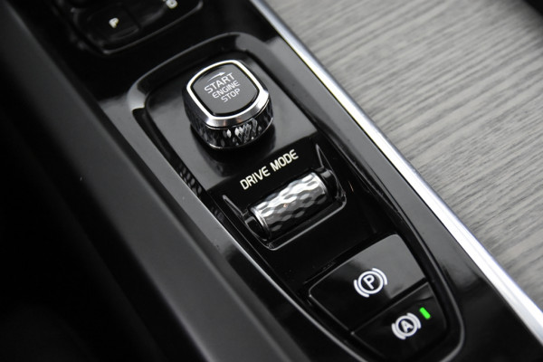 Volvo XC60 2.0 Recharge T6 AWD Inscription *1ste Eigenaar*Leer*Panoramadak*