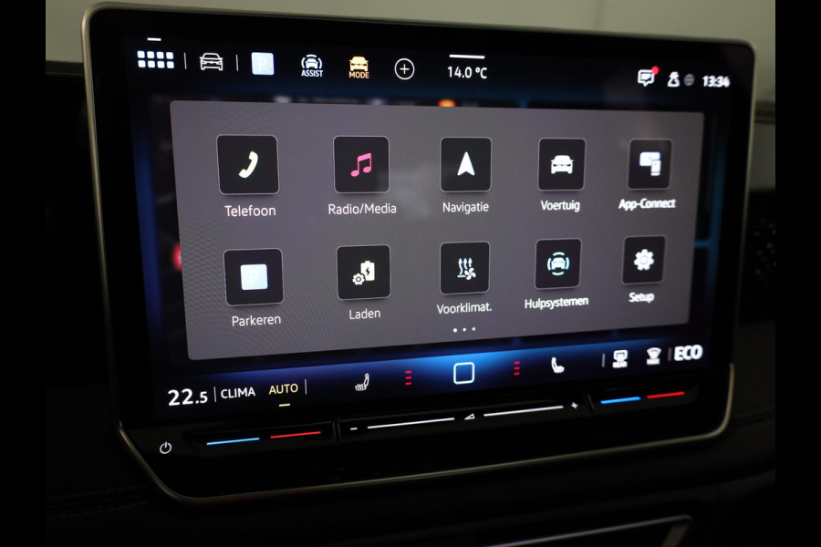 Volkswagen Tiguan 1.5 eHybrid R-Line Edition 272 PK PHEV | Verlengde garantie | Panorama dak | Trekhaak | Black Style | Matrix koplampen |  Assistance pakket plus |