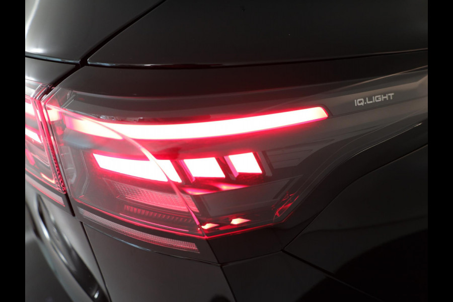 Volkswagen Tiguan 1.5 eHybrid R-Line Edition 272 PK PHEV | Verlengde garantie | Panorama dak | Trekhaak | Black Style | Matrix koplampen |  Assistance pakket plus |