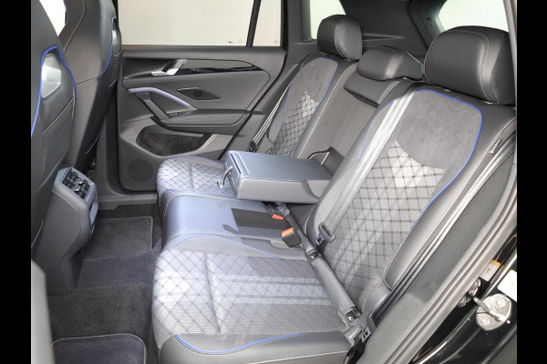 Volkswagen Tiguan 1.5 eHybrid R-Line Edition 272 PK PHEV | Verlengde garantie | Panorama dak | Trekhaak | Black Style | Matrix koplampen |  Assistance pakket plus |