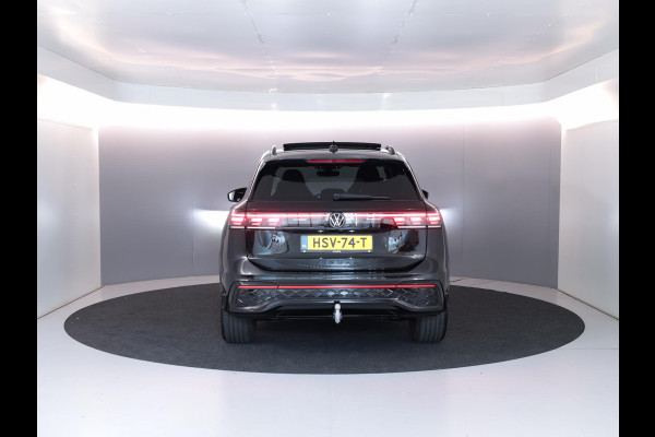 Volkswagen Tiguan 1.5 eHybrid R-Line Edition 272 PK PHEV | Verlengde garantie | Panorama dak | Trekhaak | Black Style | Matrix koplampen |  Assistance pakket plus |