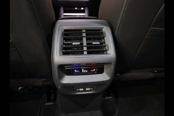 Volkswagen Tiguan 1.5 eHybrid R-Line Edition 272 PK PHEV | Verlengde garantie | Panorama dak | Trekhaak | Black Style | Matrix koplampen |  Assistance pakket plus |