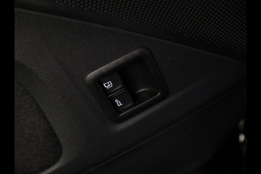 Volkswagen Tiguan 1.5 eHybrid R-Line Edition 272 PK PHEV | Verlengde garantie | Panorama dak | Trekhaak | Black Style | Matrix koplampen |  Assistance pakket plus |