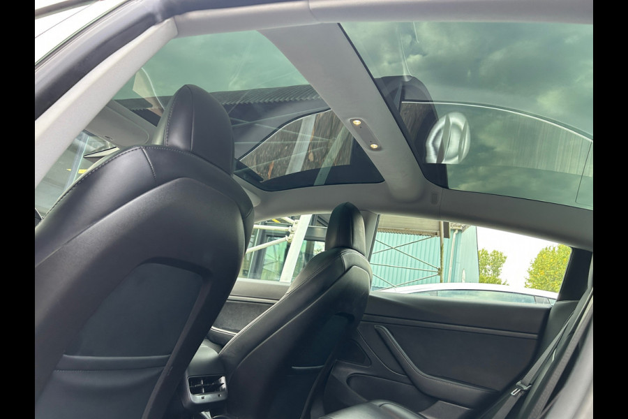 Tesla Model 3 Standard RWD Plus 60 kWh 87% SOH Trekhaak (1.000kg) Rijklaarprijs!