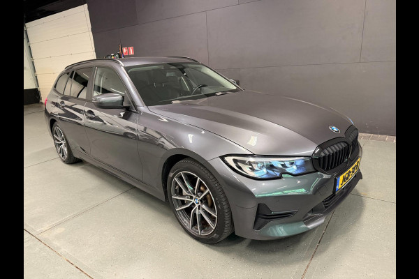BMW 3 Serie Touring 330e High Executive V-COCKPIT/NAVI/DAB/CARPLAY/M-STOELEN/CAM/ECC/PDC/A-CRUISE///