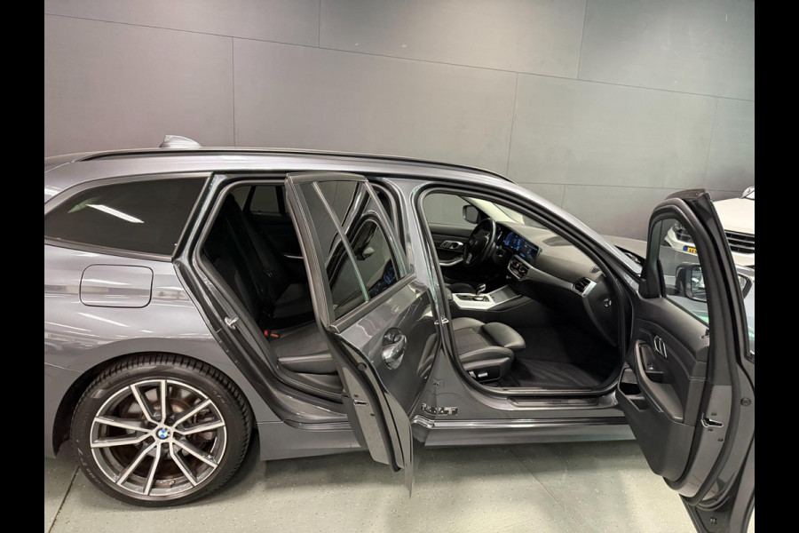 BMW 3 Serie Touring 330e High Executive V-COCKPIT/NAVI/DAB/CARPLAY/M-STOELEN/CAM/ECC/PDC/A-CRUISE///