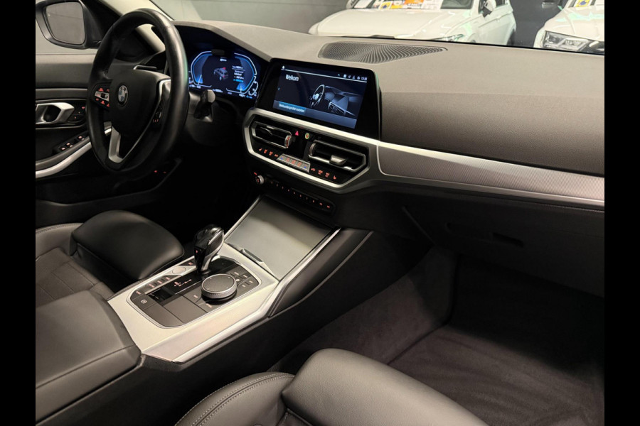BMW 3 Serie Touring 330e High Executive V-COCKPIT/NAVI/DAB/CARPLAY/M-STOELEN/CAM/ECC/PDC/A-CRUISE///