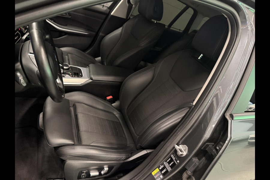 BMW 3 Serie Touring 330e High Executive V-COCKPIT/NAVI/DAB/CARPLAY/M-STOELEN/CAM/ECC/PDC/A-CRUISE///