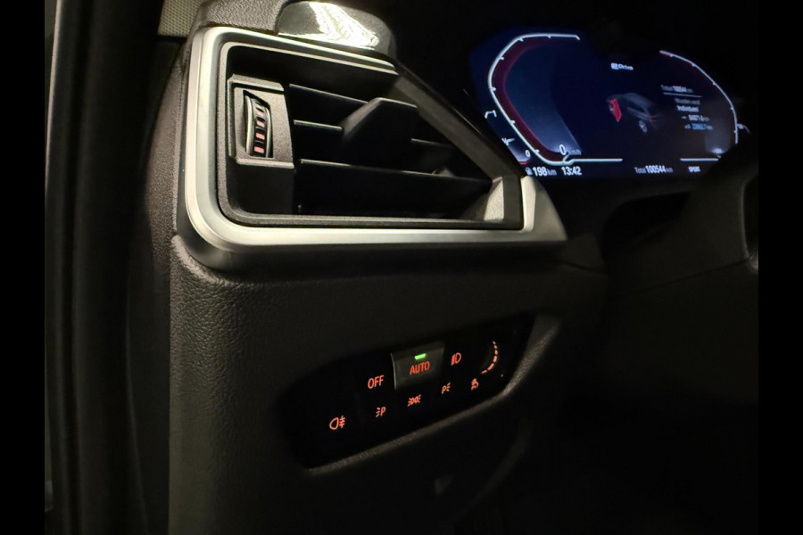 BMW 3 Serie Touring 330e High Executive V-COCKPIT/NAVI/DAB/CARPLAY/M-STOELEN/CAM/ECC/PDC/A-CRUISE///