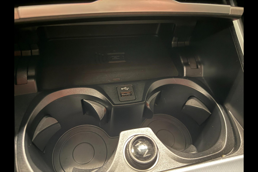 BMW 3 Serie Touring 330e High Executive V-COCKPIT/NAVI/DAB/CARPLAY/M-STOELEN/CAM/ECC/PDC/A-CRUISE///