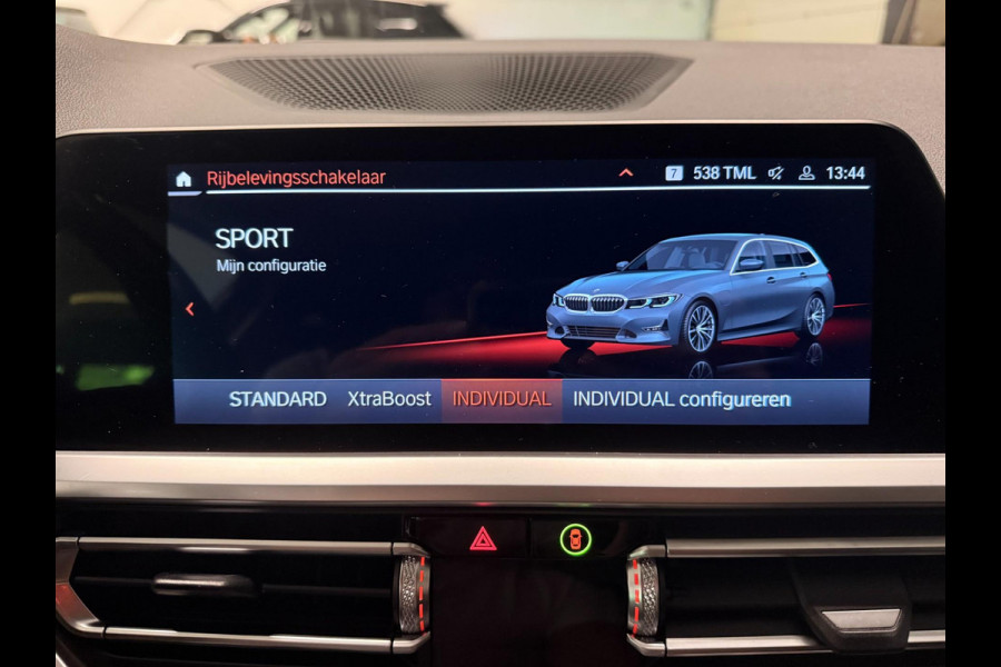 BMW 3 Serie Touring 330e High Executive V-COCKPIT/NAVI/DAB/CARPLAY/M-STOELEN/CAM/ECC/PDC/A-CRUISE///