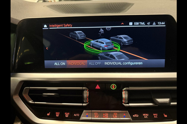 BMW 3 Serie Touring 330e High Executive V-COCKPIT/NAVI/DAB/CARPLAY/M-STOELEN/CAM/ECC/PDC/A-CRUISE///