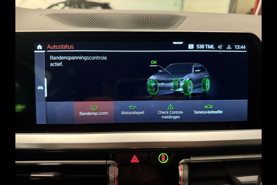 BMW 3 Serie Touring 330e High Executive V-COCKPIT/NAVI/DAB/CARPLAY/M-STOELEN/CAM/ECC/PDC/A-CRUISE///