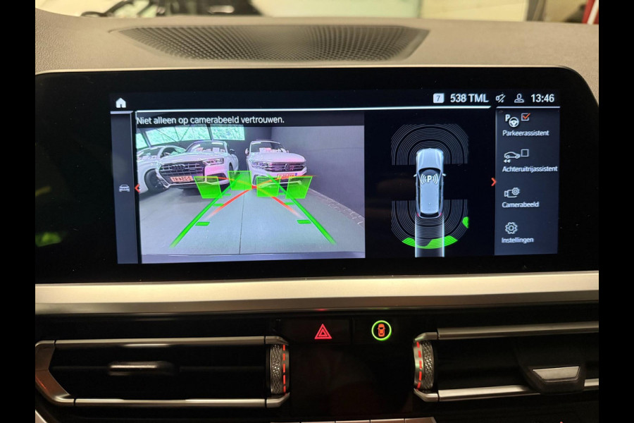 BMW 3 Serie Touring 330e High Executive V-COCKPIT/NAVI/DAB/CARPLAY/M-STOELEN/CAM/ECC/PDC/A-CRUISE///