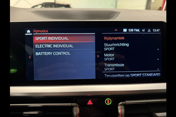 BMW 3 Serie Touring 330e High Executive V-COCKPIT/NAVI/DAB/CARPLAY/M-STOELEN/CAM/ECC/PDC/A-CRUISE///