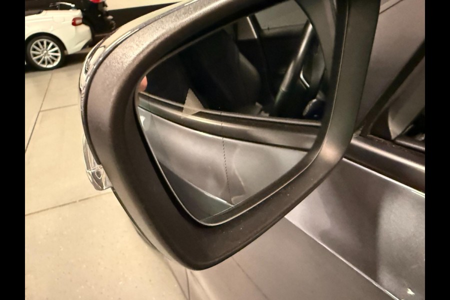 BMW 3 Serie Touring 330e High Executive V-COCKPIT/NAVI/DAB/CARPLAY/M-STOELEN/CAM/ECC/PDC/A-CRUISE///