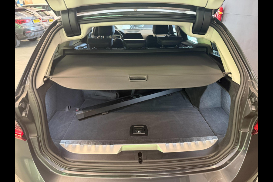 BMW 3 Serie Touring 330e High Executive V-COCKPIT/NAVI/DAB/CARPLAY/M-STOELEN/CAM/ECC/PDC/A-CRUISE///