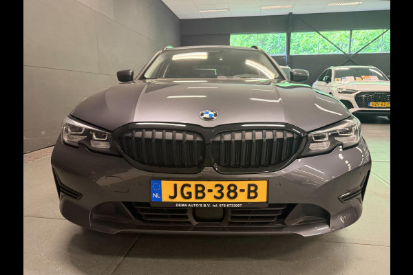 BMW 3 Serie Touring 330e High Executive V-COCKPIT/NAVI/DAB/CARPLAY/M-STOELEN/CAM/ECC/PDC/A-CRUISE///