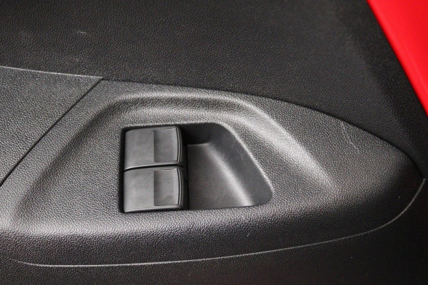 Citroën C1 1.0 VTi Shine Automaat (NAVIGATIE CARPLAY, CAMERA, STUURBEDIENING, GOED ONDERHOUDEN)