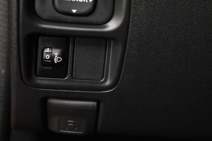 Citroën C1 1.0 VTi Shine Automaat (NAVIGATIE CARPLAY, CAMERA, STUURBEDIENING, GOED ONDERHOUDEN)