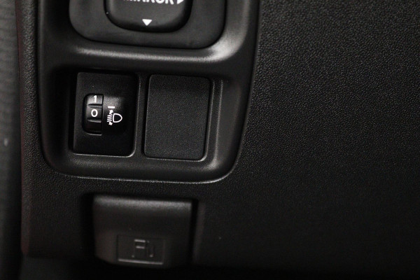 Citroën C1 1.0 VTi Shine Automaat (NAVIGATIE CARPLAY, CAMERA, STUURBEDIENING, GOED ONDERHOUDEN)