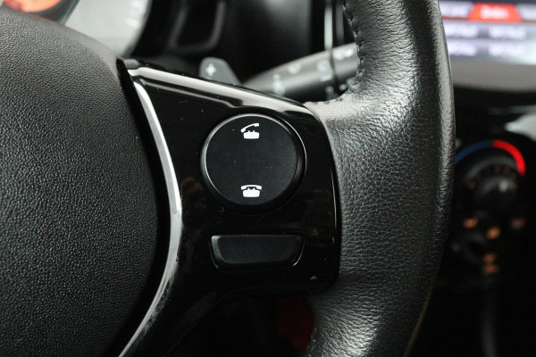 Citroën C1 1.0 VTi Shine Automaat (NAVIGATIE CARPLAY, CAMERA, STUURBEDIENING, GOED ONDERHOUDEN)