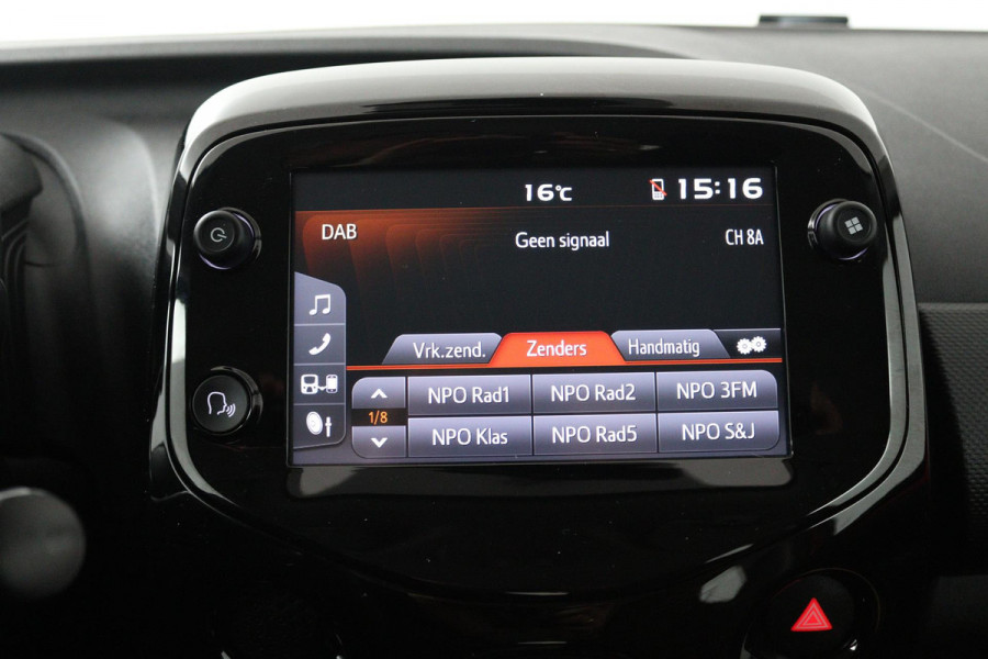 Citroën C1 1.0 VTi Shine Automaat (NAVIGATIE CARPLAY, CAMERA, STUURBEDIENING, GOED ONDERHOUDEN)