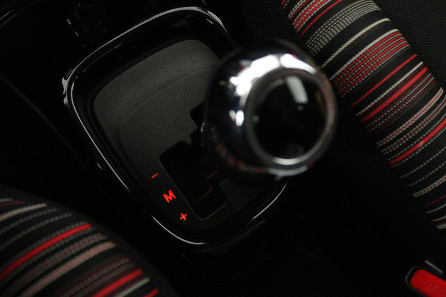 Citroën C1 1.0 VTi Shine Automaat (NAVIGATIE CARPLAY, CAMERA, STUURBEDIENING, GOED ONDERHOUDEN)