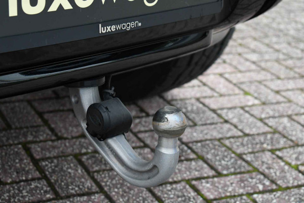 Land Rover Defender 110 3.0 P400 HSE 7-pers Pano Trekh ACC 22inch HUD Standkachel