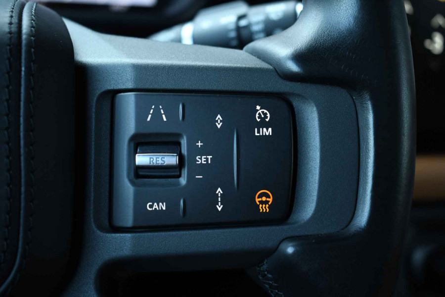 Land Rover Defender 110 3.0 P400 HSE 7-pers Pano Trekh ACC 22inch HUD Standkachel