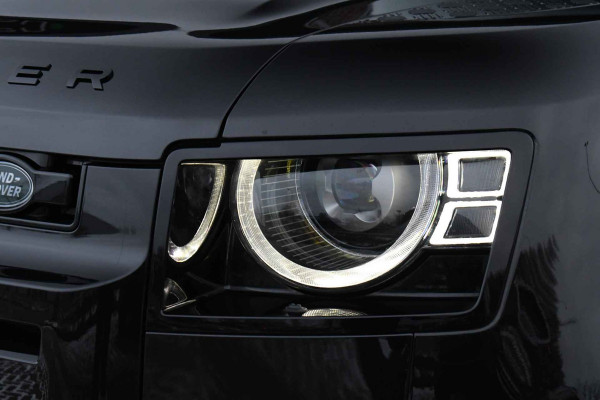 Land Rover Defender 110 3.0 P400 HSE 7-pers Pano Trekh ACC 22inch HUD Standkachel