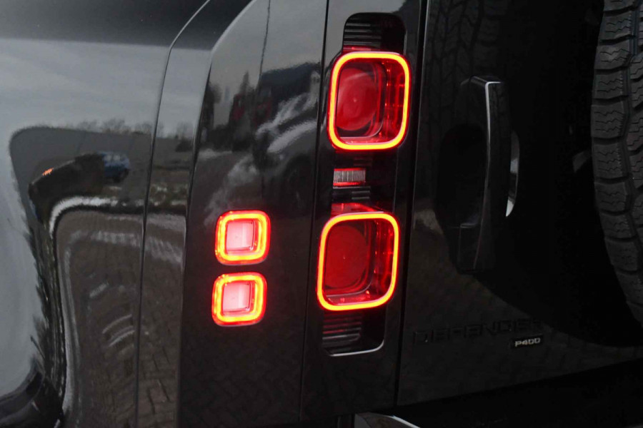 Land Rover Defender 110 3.0 P400 HSE 7-pers Pano Trekh ACC 22inch HUD Standkachel