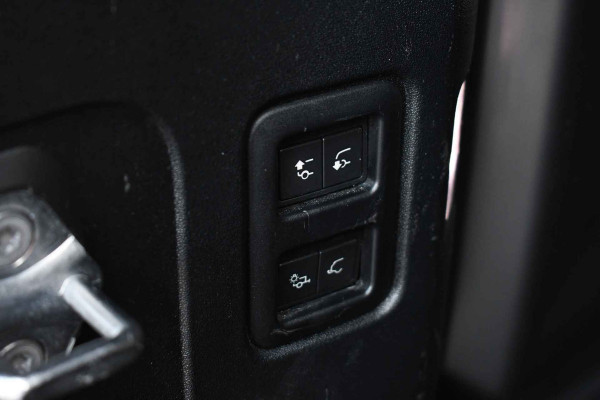 Land Rover Defender 110 3.0 P400 HSE 7-pers Pano Trekh ACC 22inch HUD Standkachel