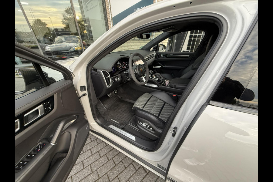 Porsche Cayenne Coupé *TURBO S-E*680PK*CARBON*NL AUTO*APPROVED*SP.UITLAA